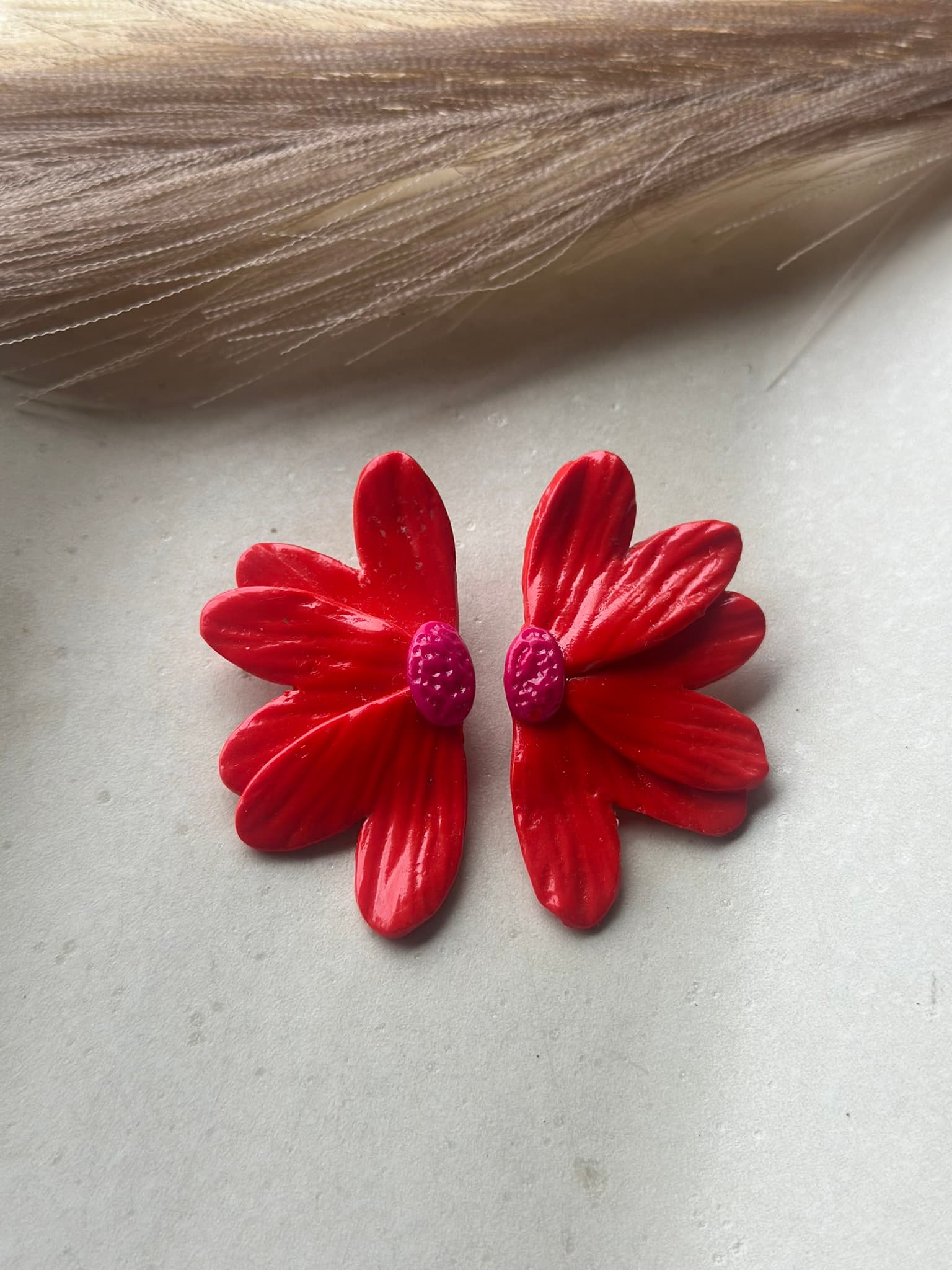 Aros PETALO DOS COLORES - Rojo Fucsia - Nura