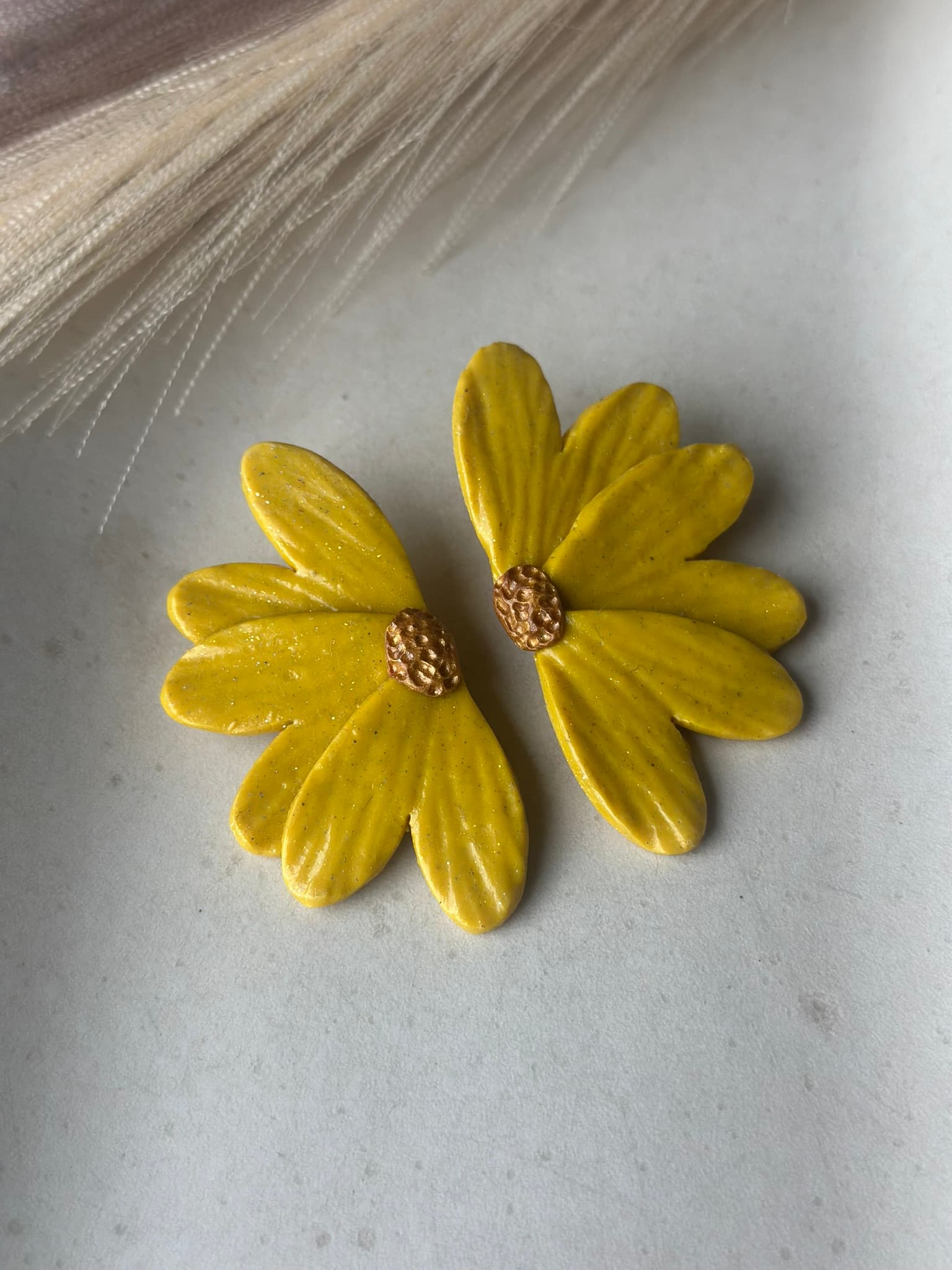 Aros PETALO DOS COLORES - Amarillo Dorado - Nura