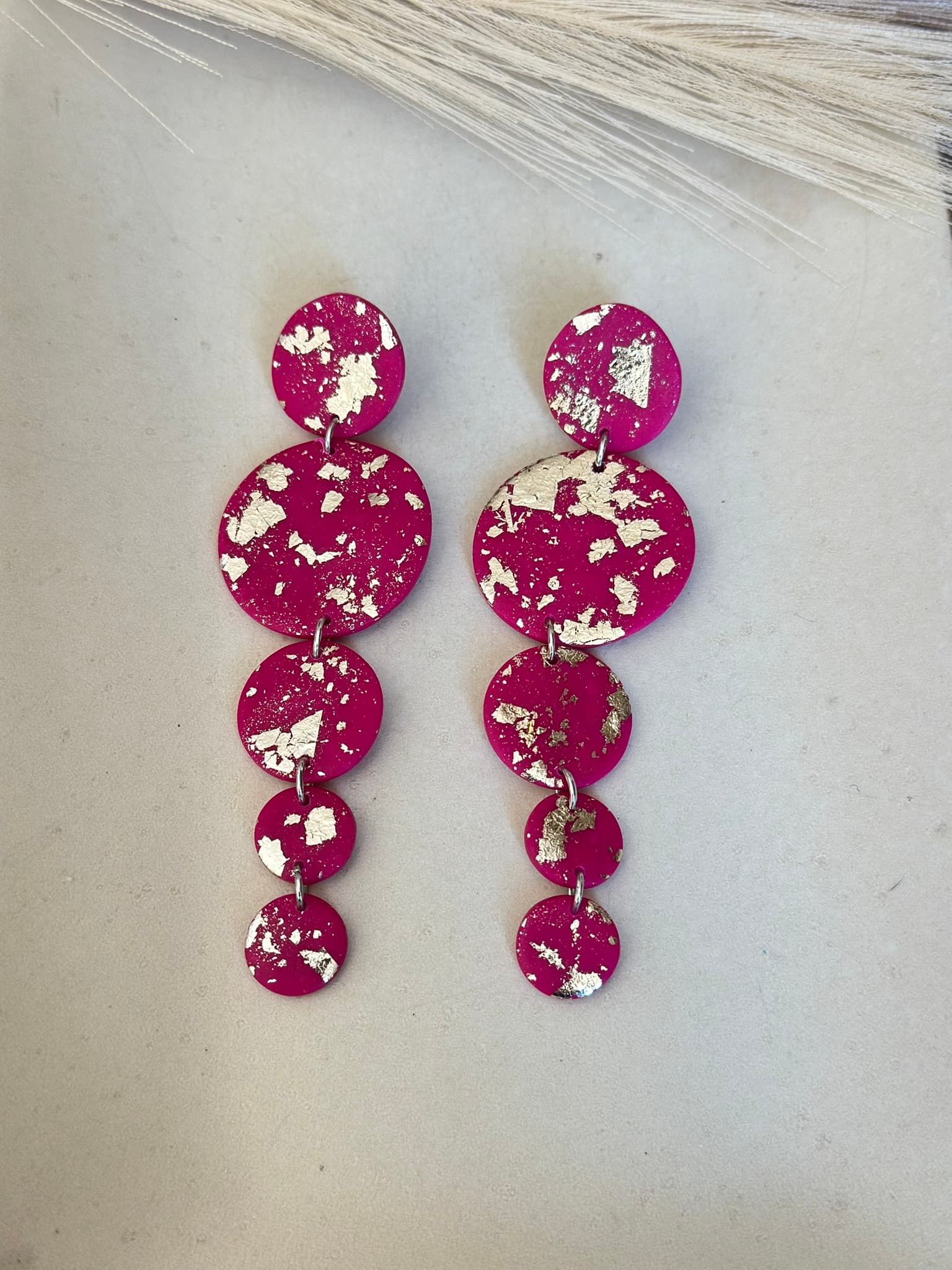 Aros ESTELA - Fucsia Plateado Extra Largo - Nura