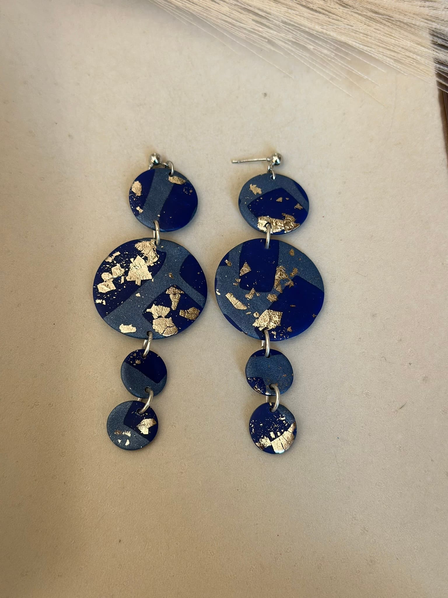 Aros ESTELA - Azul Dorado - Nura