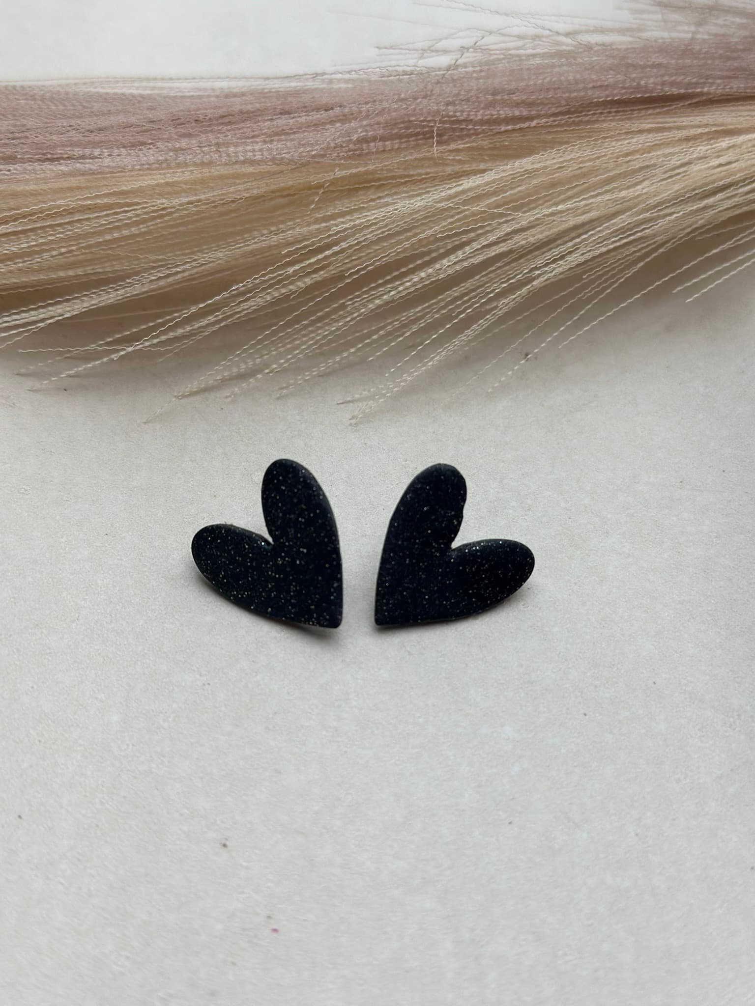 Aros AURA PETIT - Negro brillitos - Nura